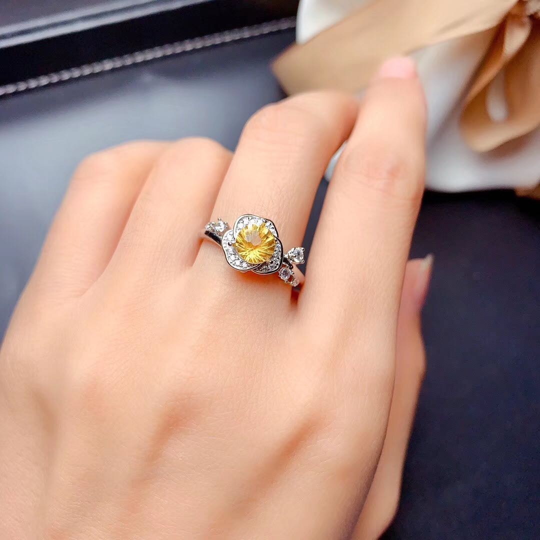Anillo de citrino de fuegos artificiales
