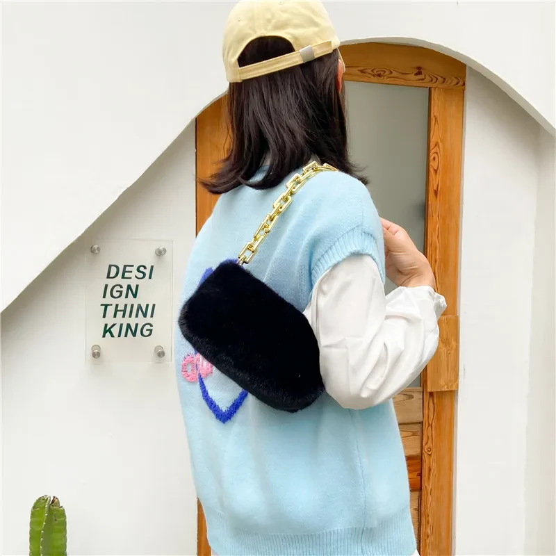 Bolso bandolera de felpa con cadena para mujer