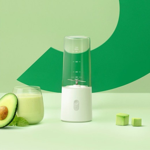 Exprimidor portátil de frutas automático para el hogar.