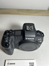Kit Canon EOS R y RF 24-105 mm f/4 L IS USM con accesorios