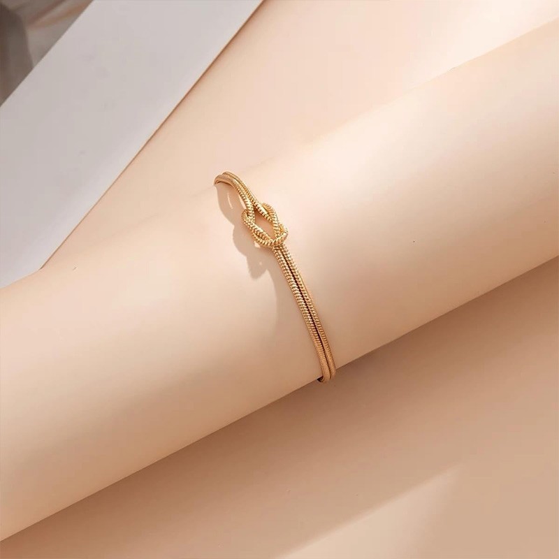 Pulsera de nudo de amor para mujer