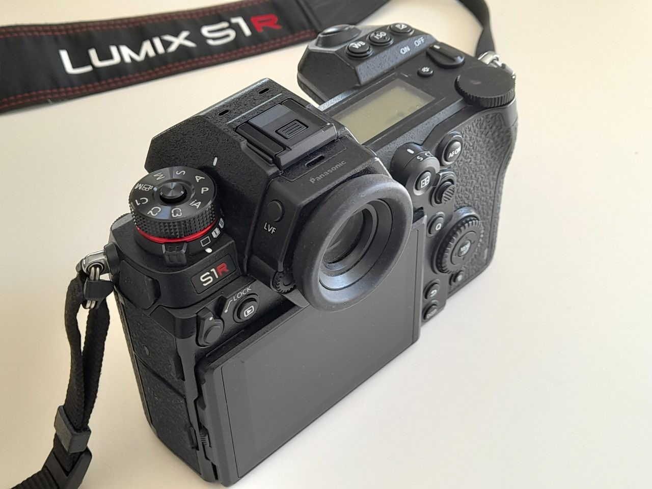 Cuerpo de la Panasonic S1R