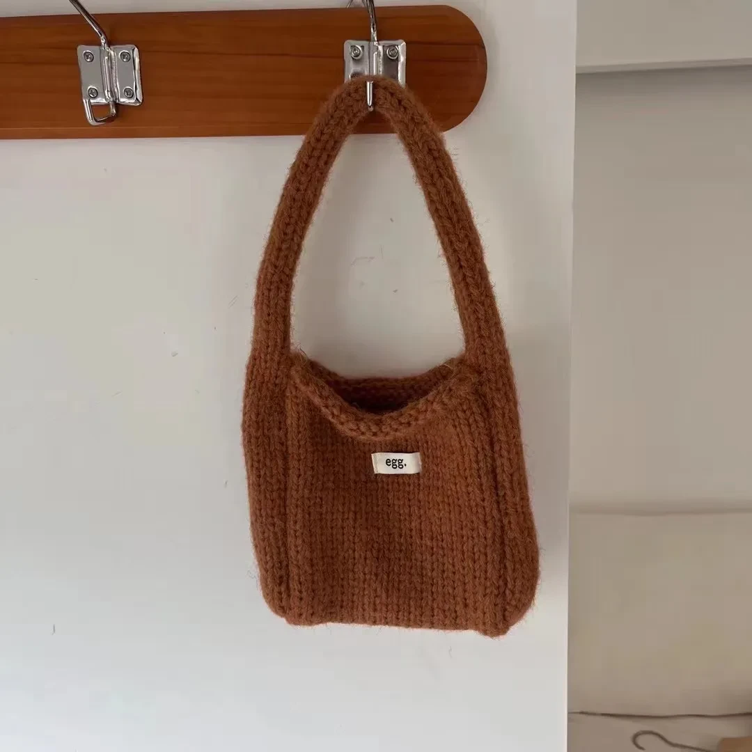 Bolso de hombro sencillo en color caramelo otoñal