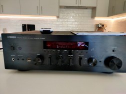 Receptor de red Hi-Fi 2.1 Yamaha R-N500