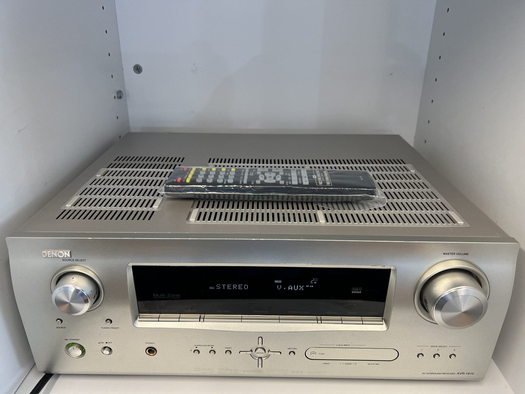 Receptor de sonido envolvente de audio y vídeo Denon AVR-1910 (2009-10)
