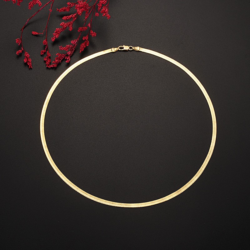 Collar de cadena con hojas de oro de 18 quilates