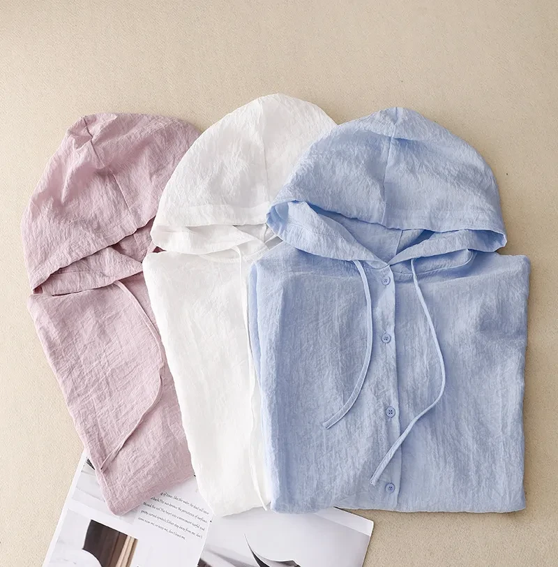 Abrigo de manga larga con capucha y protección solar