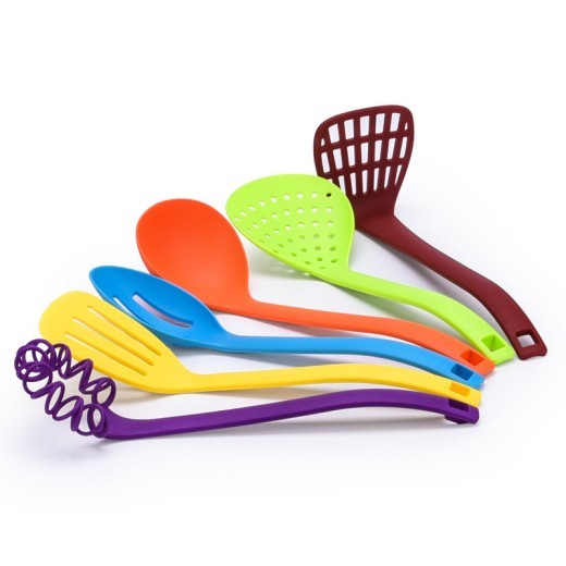 Juego de utensilios de cocina de nailon antiadherentes de seis piezas