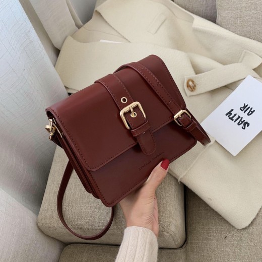 Bolso bandolera de un solo hombro, sencillo y versátil, con personalidad.