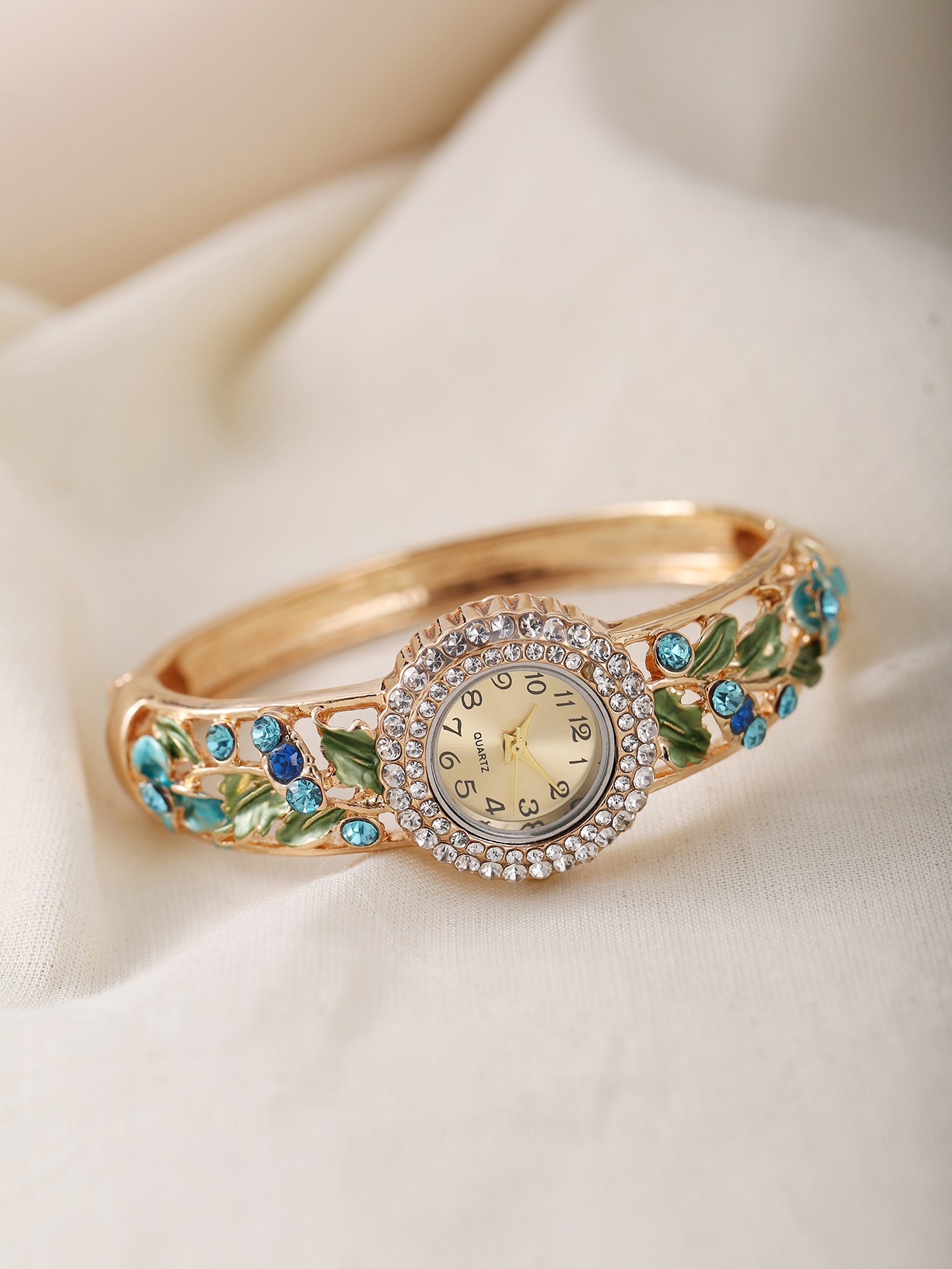 Reloj de pulsera de cuarzo retro ligero y de lujo para mujer, nuevo y raro.