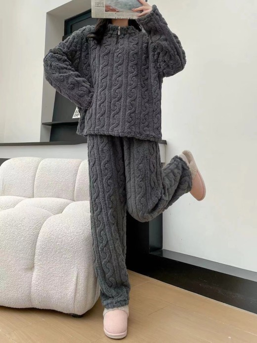 Pijamas de otoño e invierno con cremallera torcida para parejas, forro polar grueso de coral, ropa de dormir para estar en casa