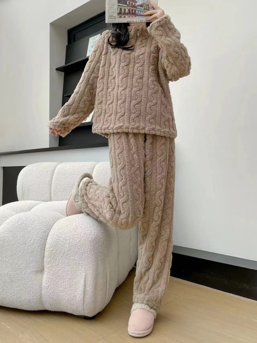 Pijamas de otoño e invierno con cremallera torcida para parejas, forro polar grueso de coral, ropa de dormir para estar en casa