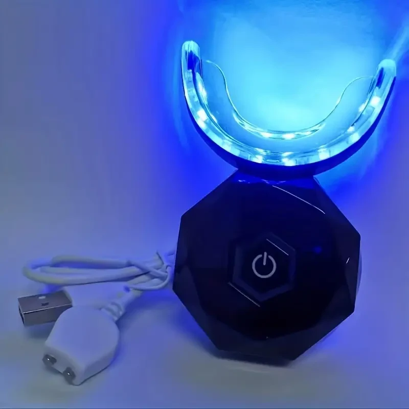 Dispositivo de blanqueamiento dental LED recargable por USB.