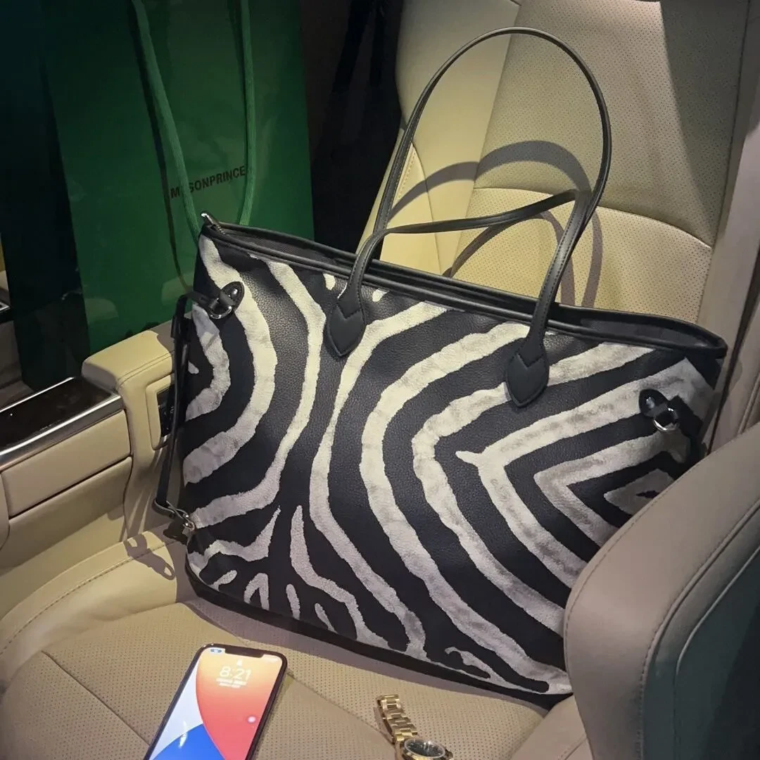 Bolso bandolera retro tipo nicho para las axilas