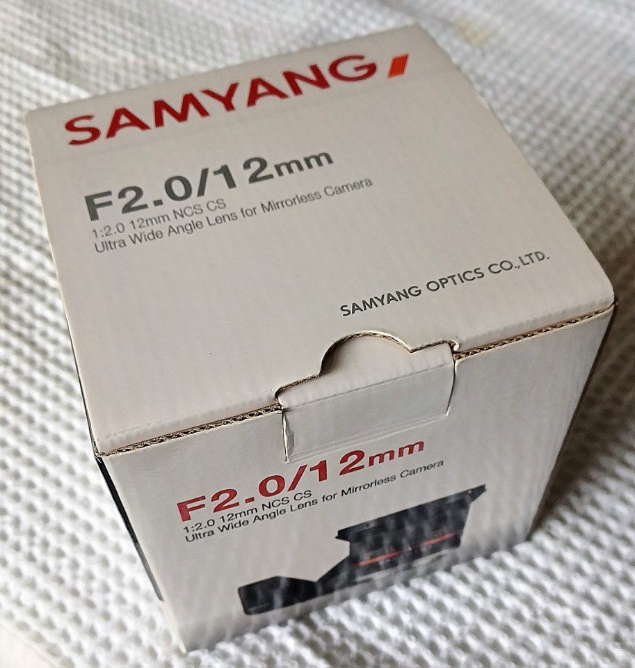 Samyang 12 mm f/2, montura Fuji X