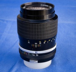 Objetivo Nikon 135 mm f/3,5 Classic