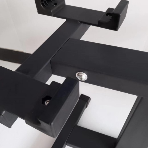 Gimnasio en casa para hombres y mujeres con soporte ajustable para mancuernas
