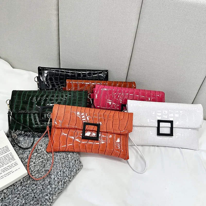 Bolso de hombro para mujer con estampado de cocodrilo a juego