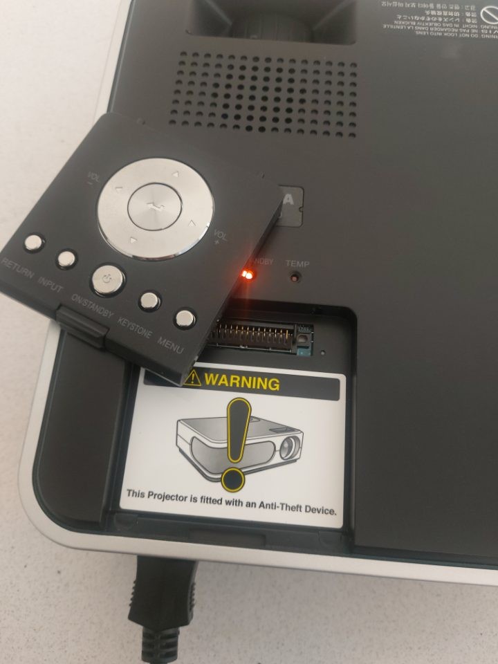 Proyector LED Toshiba solo 15 horas