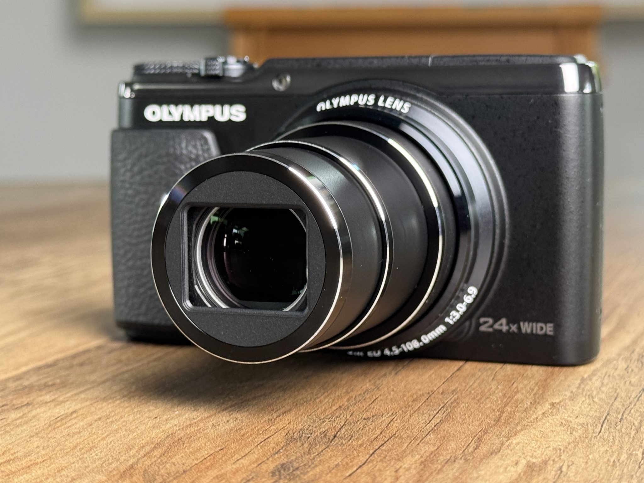 Olympus Stylus SH-60 - Como nueva
