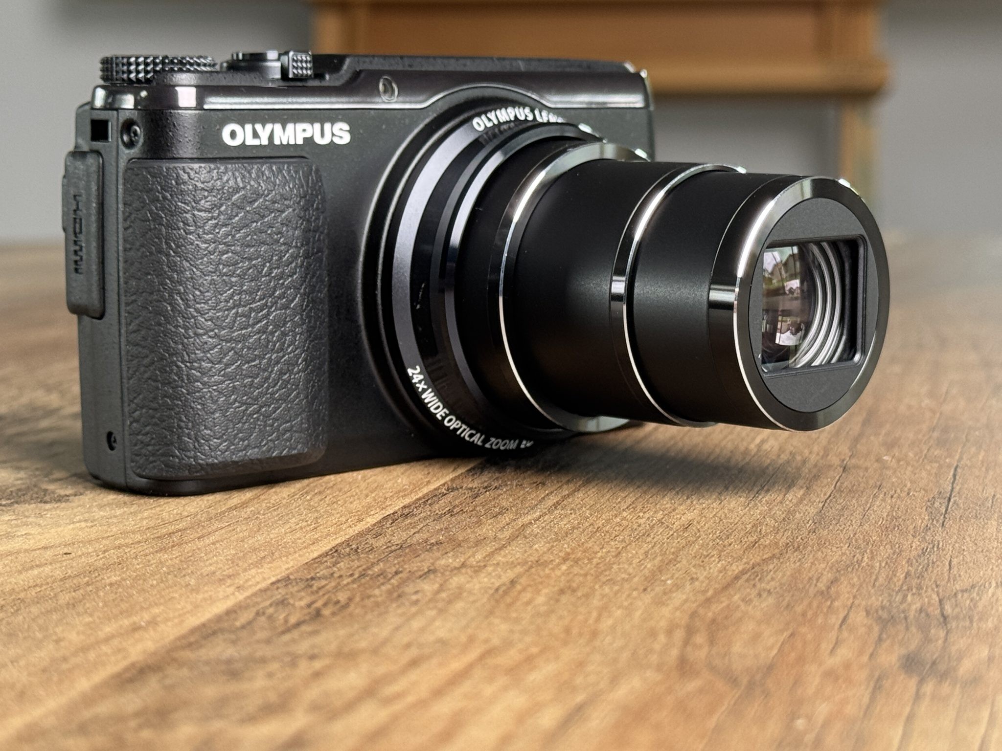 Olympus Stylus SH-60 - Como nueva