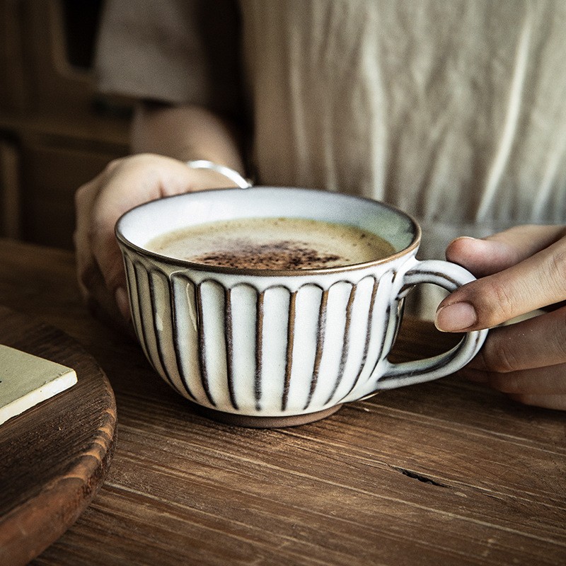 Taza Giessen Retro Cup con relieve americano