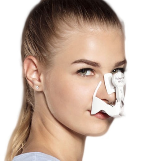 Masaje potenciador del puente nasal en punto alto