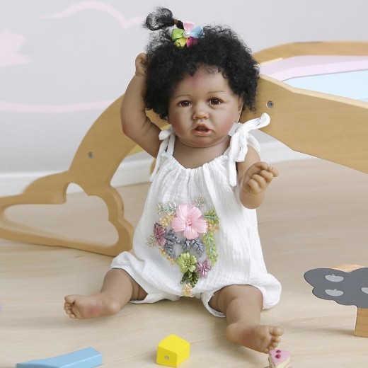 Muñeca de simulación de niño renacido