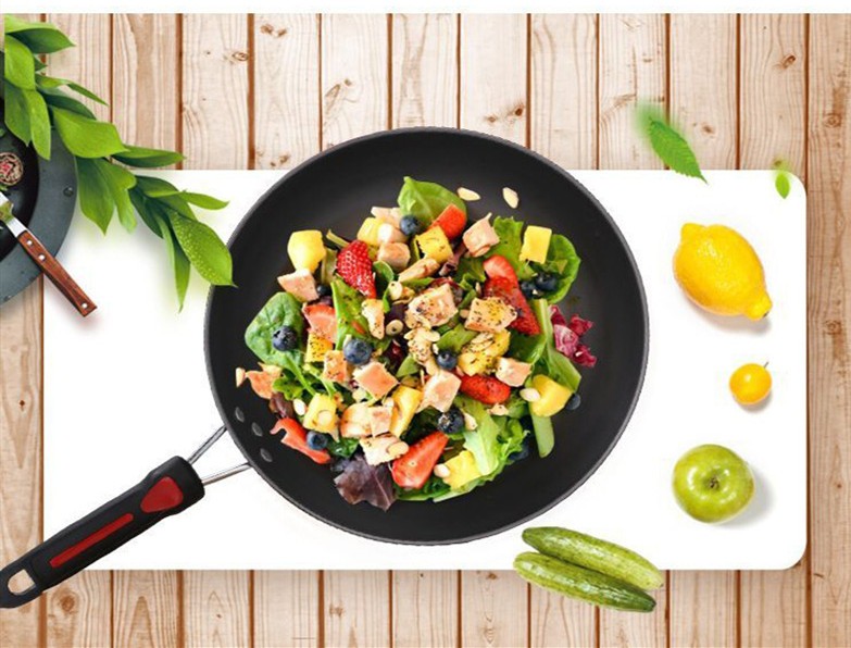 Venta directa de fábrica: juego de utensilios de cocina Hao Li de tres piezas, sartén antiadherente, wok, olla para sopa, sartén, juego de regalo al por mayor.