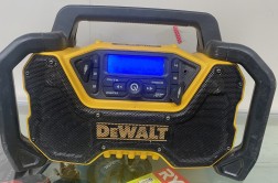 Radio para lugar de trabajo inalámbrica con Bluetooth DeWalt DCR029-XE 12V-18V XR Li-ion.
