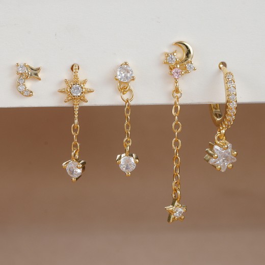 Conjunto de cinco pendientes con cadena, estrella y luna