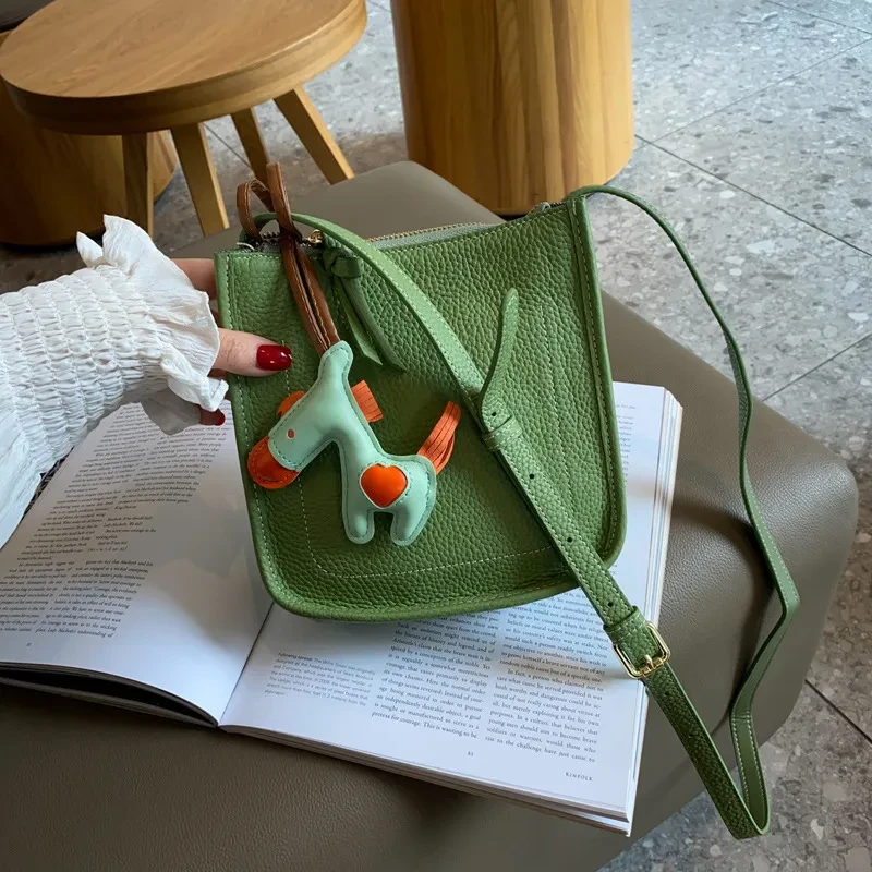 Bolso tipo cubo con estampado de lichi de gran capacidad para mujer