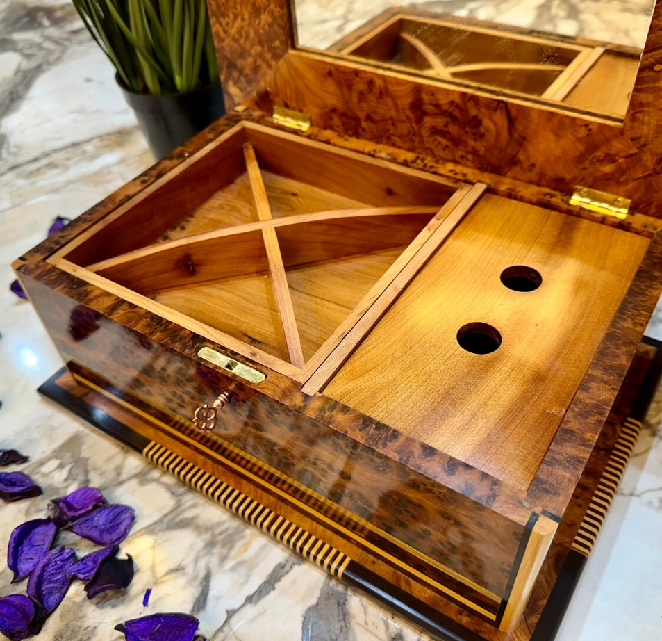 Joyero de lujo de 33 x 20 cm, de madera de nogal con incrustaciones de nácar. Caja de regalo de aniversario hecha a mano con cerradura y espejo interior. Caja decorativa para recuerdos, regalo de Navidad.