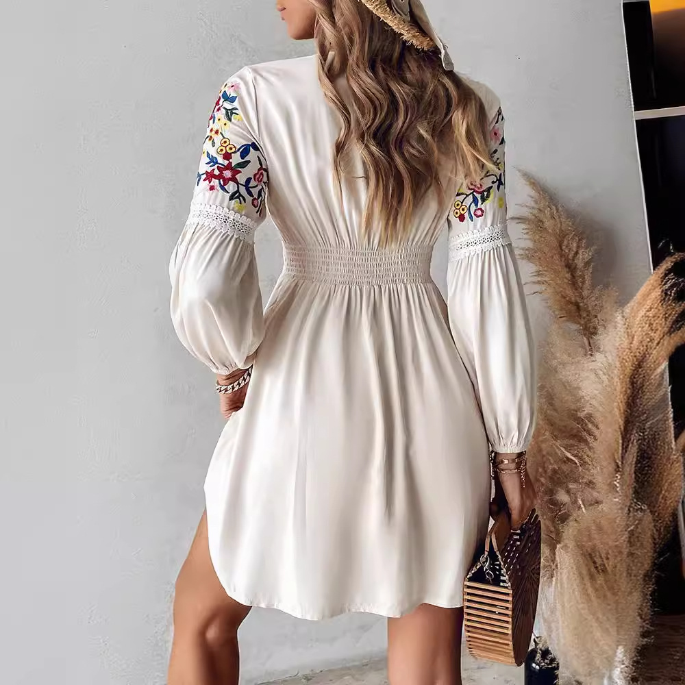 Falda informal con cuello en V bordada para mujer