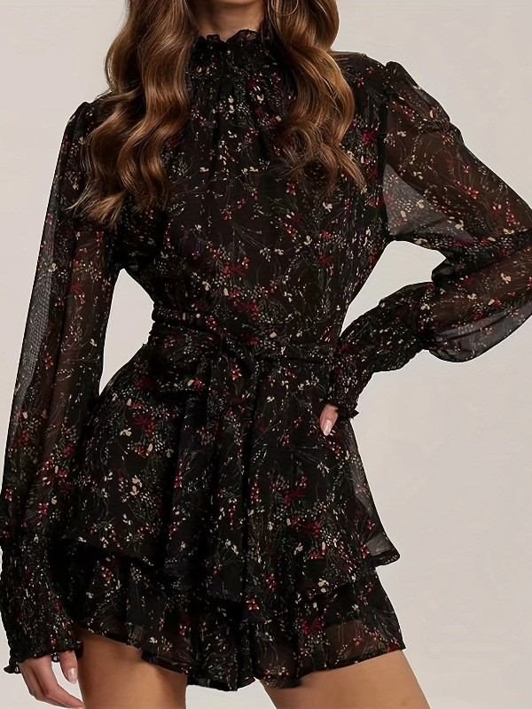Vestido de manga larga con cinturón a juego y cintura alta