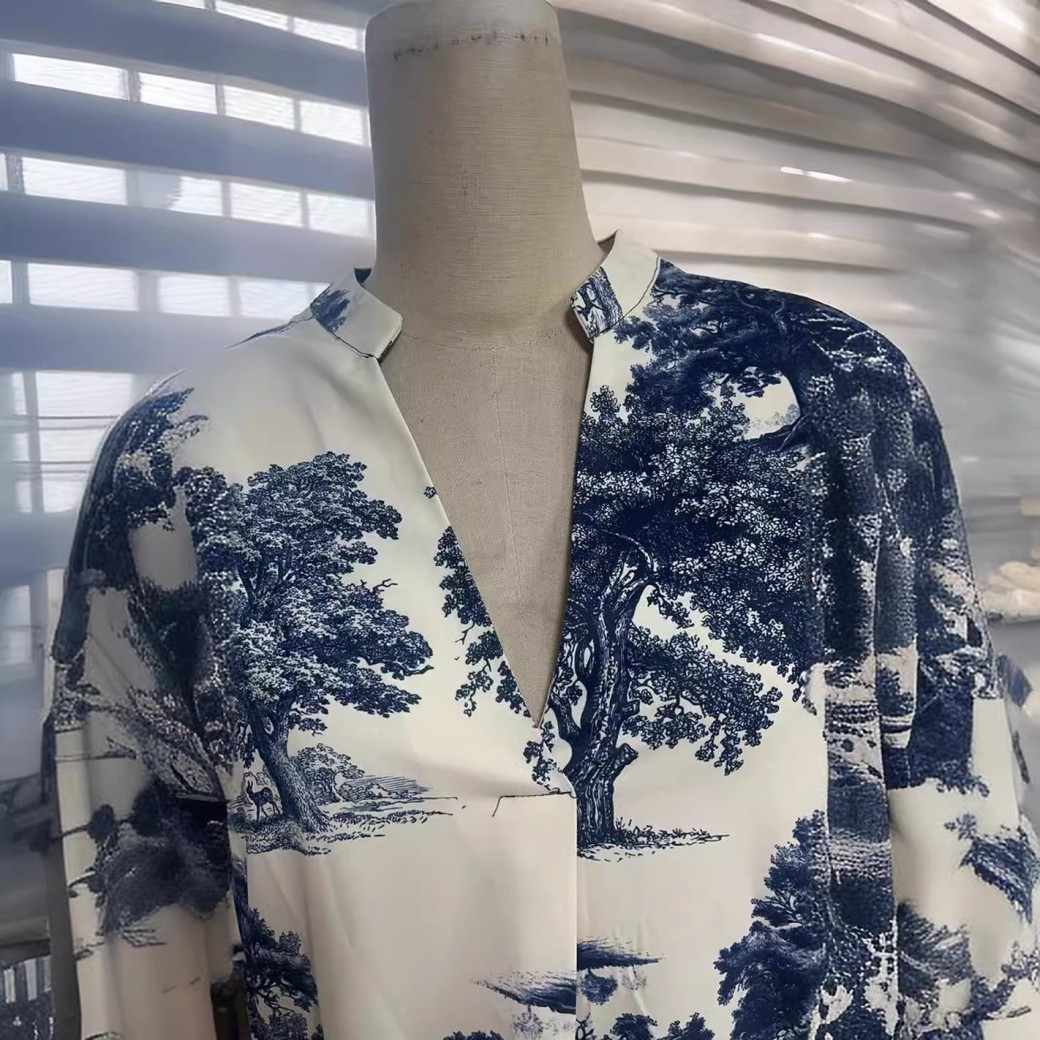 Vestido holgado con cuello en V y estampado digital para mujer