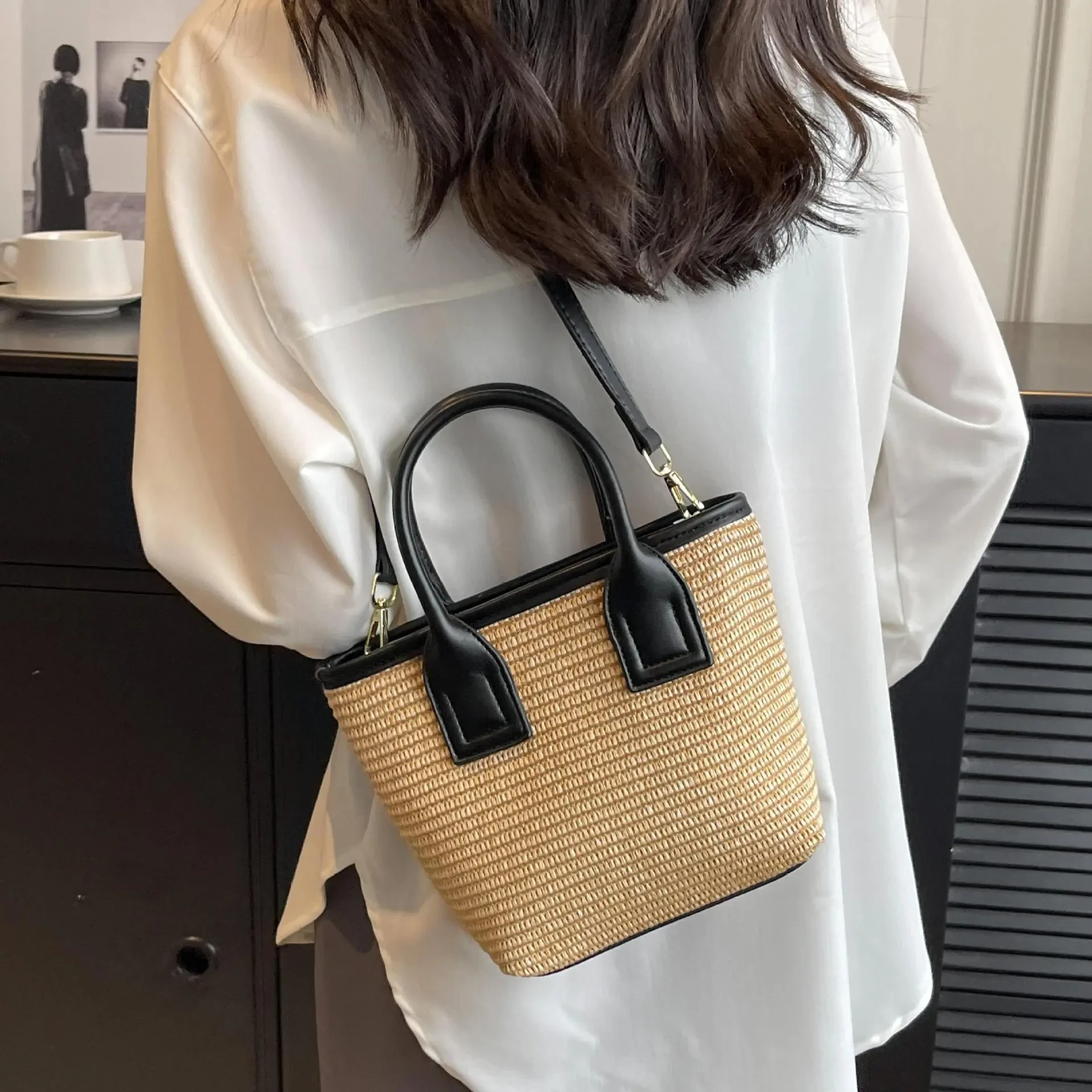 Bolso de cubo portátil de alta calidad tejido de paja para mujer