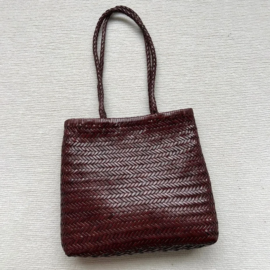 Bolso de hombro tejido vintage de piel de vaca de primera capa hecho a mano