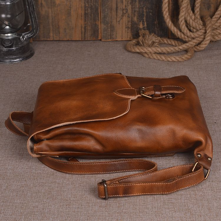Bolso de cuero curtido vegetal con capa de cabeza de moda para hombre, color pulido a mano, mochila de dama personalizada, bolso de computadora de gran capacidad