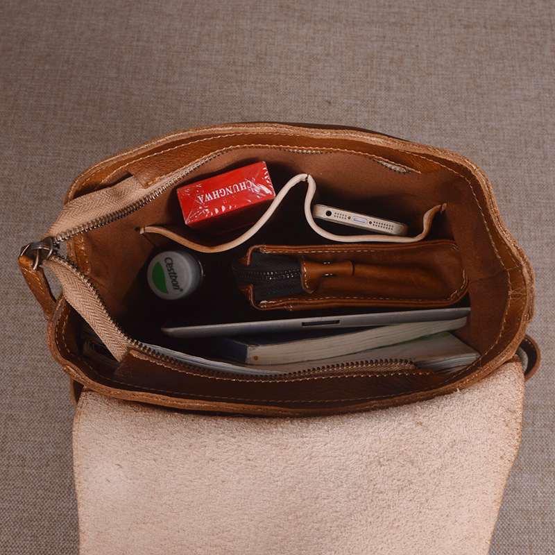 Bolso de cuero curtido vegetal con capa de cabeza de moda para hombre, color pulido a mano, mochila de dama personalizada, bolso de computadora de gran capacidad