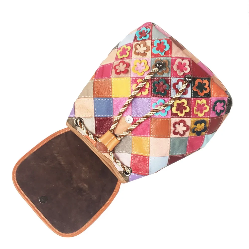 Mochila de cuero estilo retro con rombos y costuras para mujer