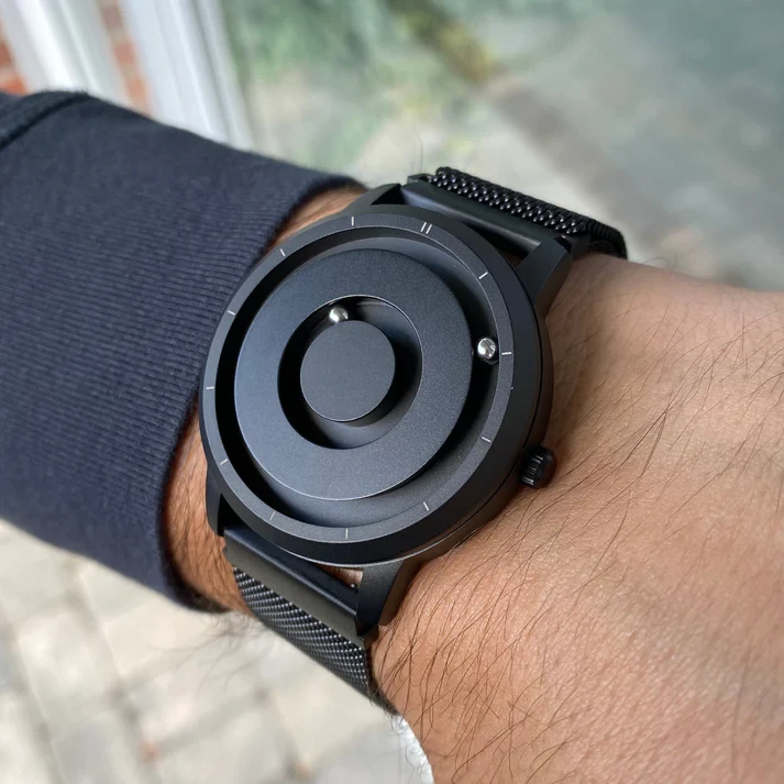 Reloj Magneto