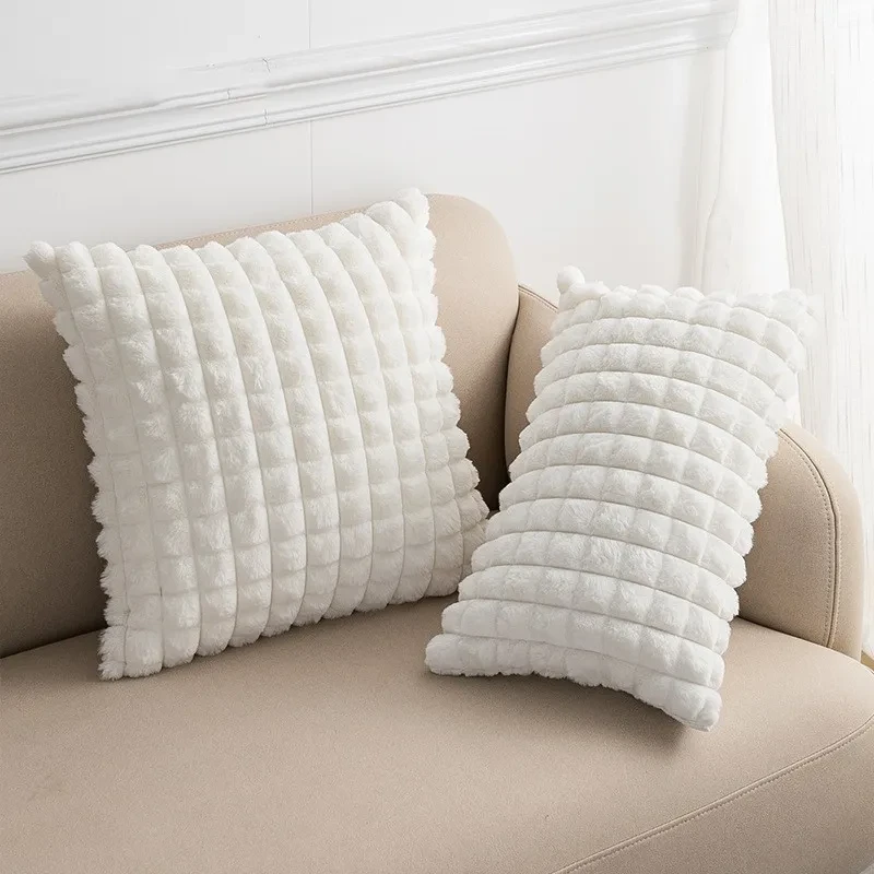 Almohada a cuadros sencilla de alta calidad con imitación de pelo de conejo