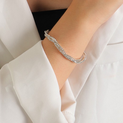 Pulsera de diamantes de imitación multicapa para niña, pulsera de tres capas con cruz de diamantes.