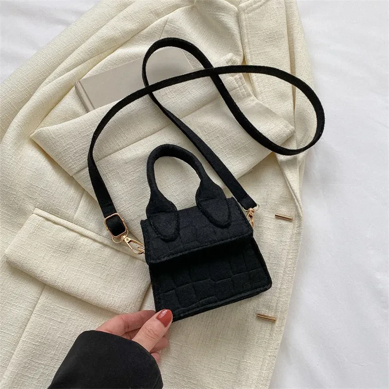 Bolsos pequeños casuales y sencillos nuevos de primavera