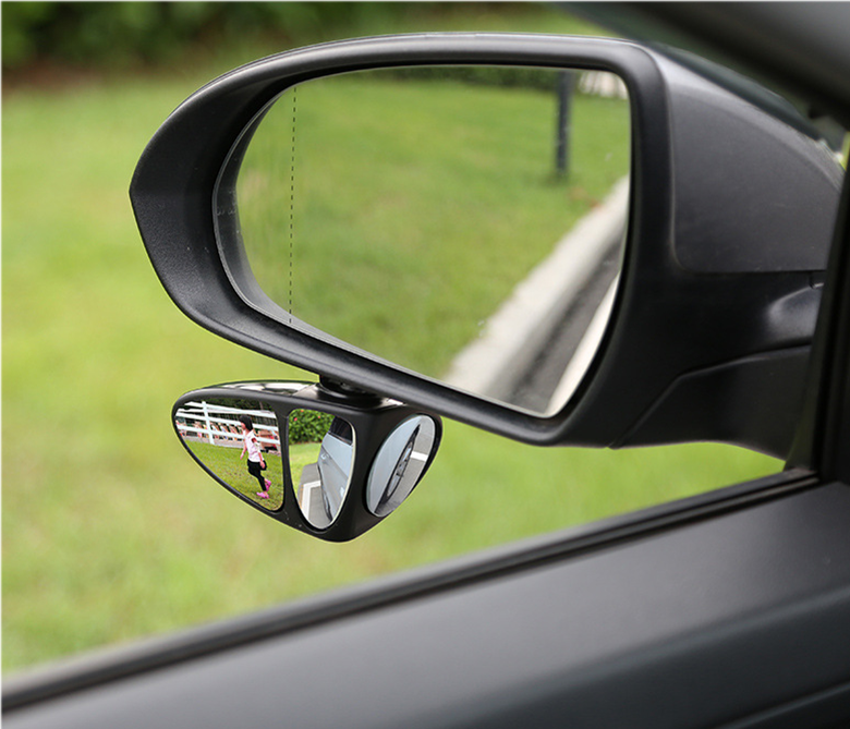 Espejo retrovisor de rueda delantera del coche