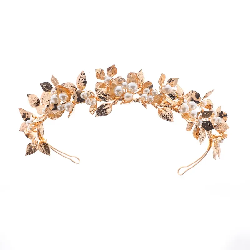 Diadema con diseño de perlas hechas a mano