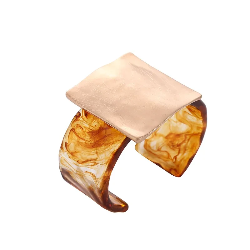 Pulsera original geométrica de metal cepillado cuadrado, sencilla y elegante.