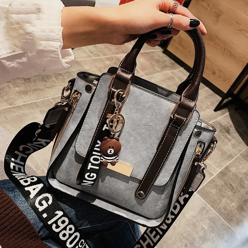 Bolso de hombro con correa ancha de moda