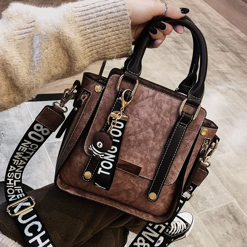 Bolso de hombro con correa ancha de moda